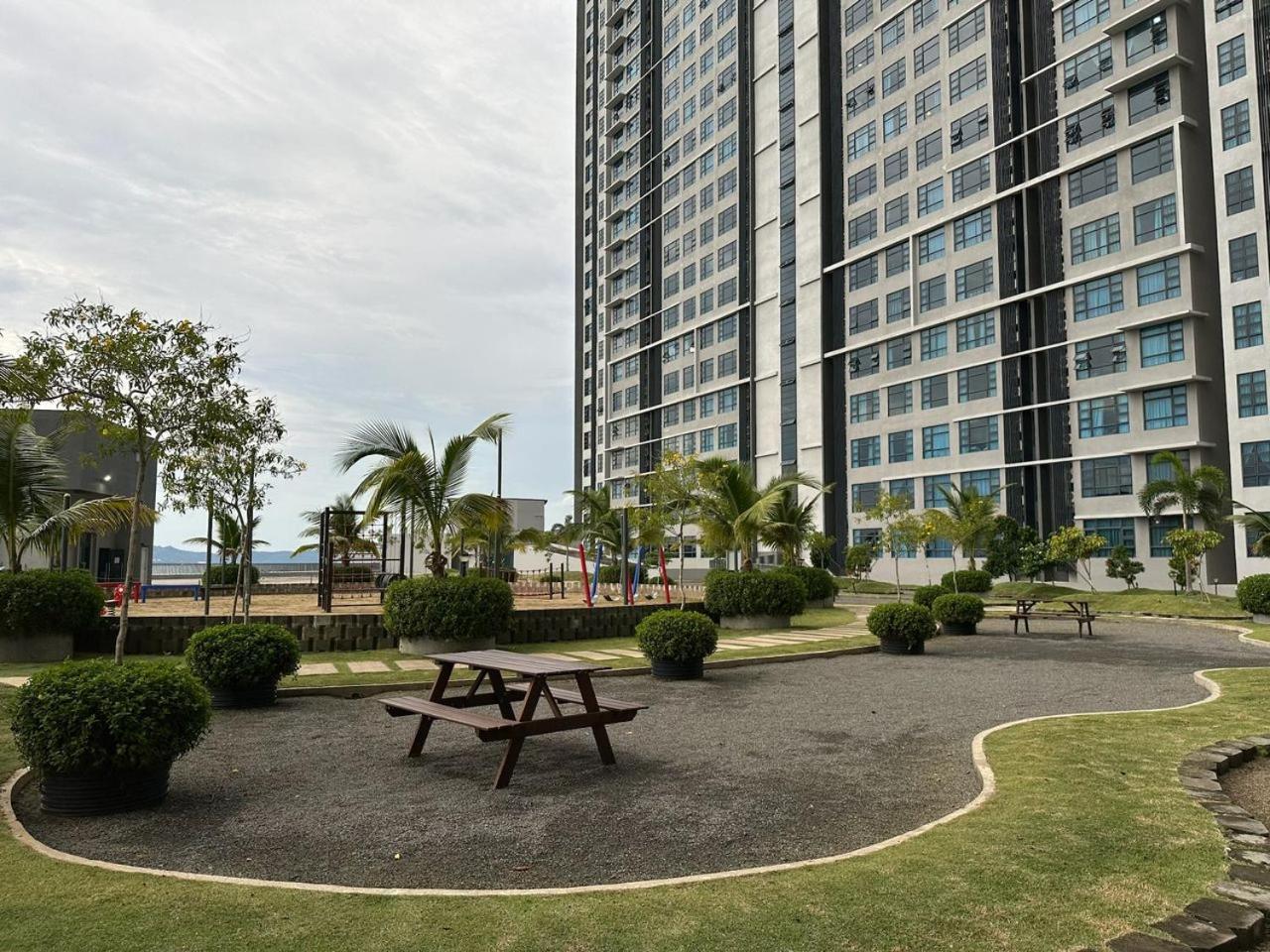 Jesselton Quay Sea & Pool View For 6 Pax Daire Kota Kinabalu Dış mekan fotoğraf